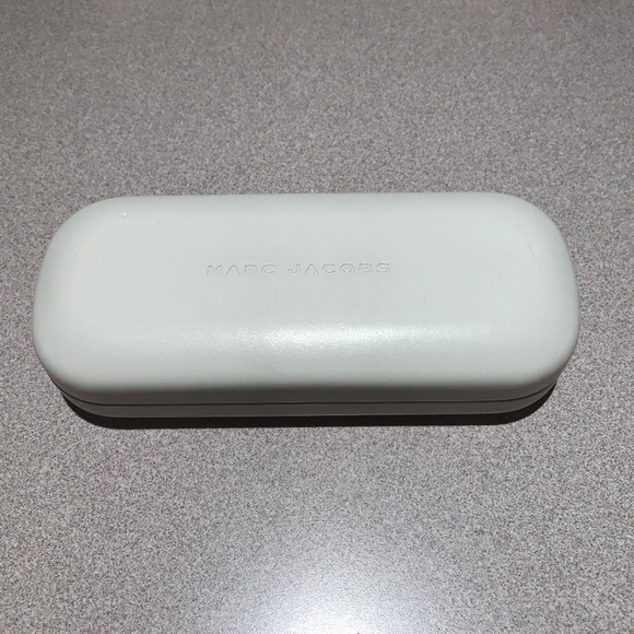 MARC JACOBS HARD EYEGLASSES CASE - Picture 3 of 4